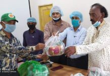 টঙ্গীবাড়ীতে কৃষকদের মাঝে সবজি বীজ বিতরণ