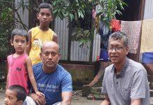 মুড়ি ভাজার পুরাতন উপকরণ বিক্রমপুর জাদুঘরকে দান করেছেন মান্দ্রা গ্রামের ফরহাদ হোসেন মিন্টু