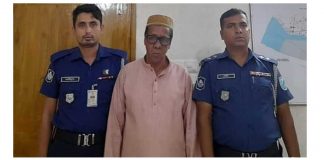 লৌহজং উপজেলার খিদিরপাড়া ইউপি চেয়ারম্যান আবুল কালাম আজাদ এবং হলদিয়া ইউনিয়ন স্বেচ্ছাসেবক লীগের সা.সম্পাদক সুজন দেওয়ানকে গ্রেফতার