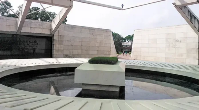 খালেদা জিয়ার লাশ দাফন স্বামী শহীদ প্রেসিডেন্ট জিয়াউর রহমানের কবরের পাশে