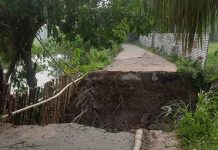 বালুর ব্যবসা করতে গিয়ে রাস্তা ভাঙ্গলেন বিএনপি নেতা, দুর্ভোগে মানুষ