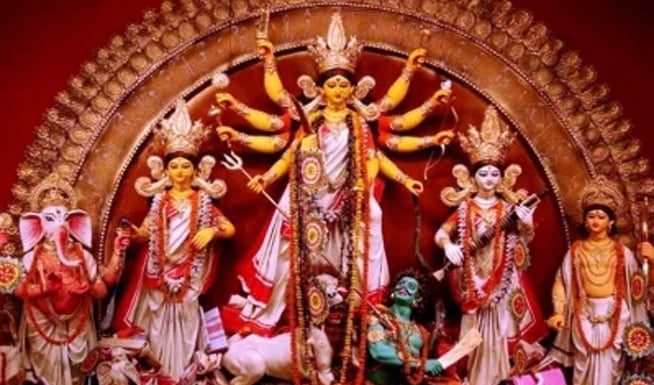 মহাষষ্ঠী পূজার মধ্য দিয়ে শুরু হলো শারদীয় দুর্গোৎসব