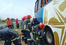 ঢাকা-মাওয়া এক্সপ্রেসওয়ের সার্ভিস রোডে চলন্ত বাসের চাকায় হঠাৎ আগুন