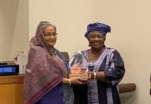 ‘ভ্যাকসিন হিরো’ সম্মাননা পেলেন প্রধানমন্ত্রী