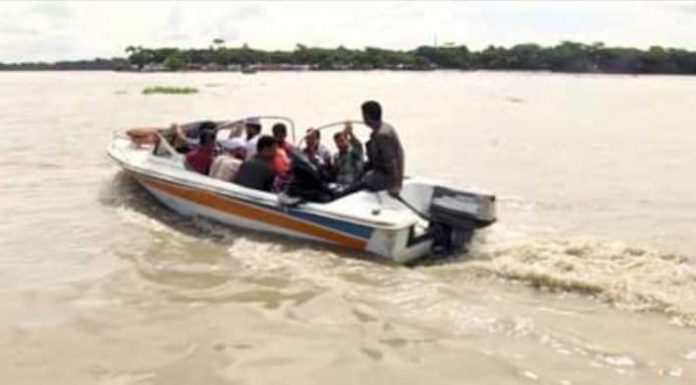 পটুয়াখালীর আগুনমুখা নদীতে স্পীডবোট ডুবে ৫ যাত্রী নিখোঁজ
