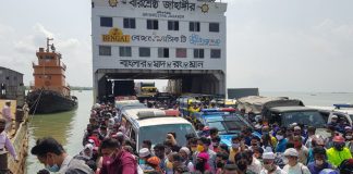 ঢাকায় ফিরছে শত শত গার্মেন্টস কর্মী