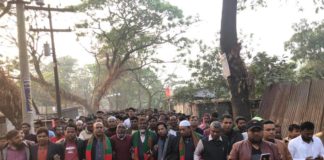 নৌকার জনস্রোত: মাওয়া থেকে বালিগাও সড়কজুড়ে ছিলো স্মরণকালের বৃহৎ গণমিছিল!