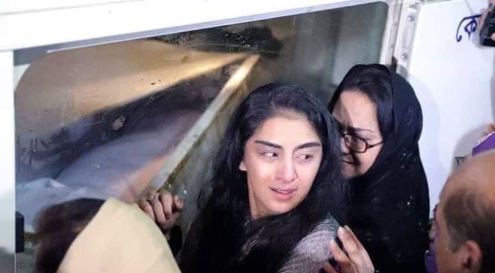 সৈয়দ আশরাফ কন্যা রীমার ছবি ফেসবুকে ভাইরাল