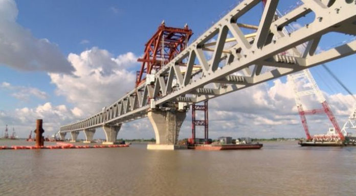 পদ্মা সেতুতে দশম স্প্যান বসছে দশ এপ্রিল