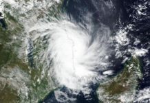 কলকাতাকে পাশ কাটিয়ে ফণীর দিক পরিবর্তন, মধ্যাঞ্চল দিয়ে আঘাত হানার আশঙ্কা