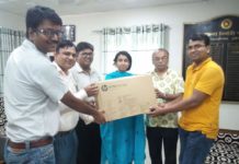 মালখানগর হাই স্কুলে এডিপি’র অর্থায়নে কম্পিউটার বিতরণ