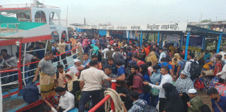 শিমুলিয়া ঘাটে ঘরমুখো মানুষের বাড়তি চাপ