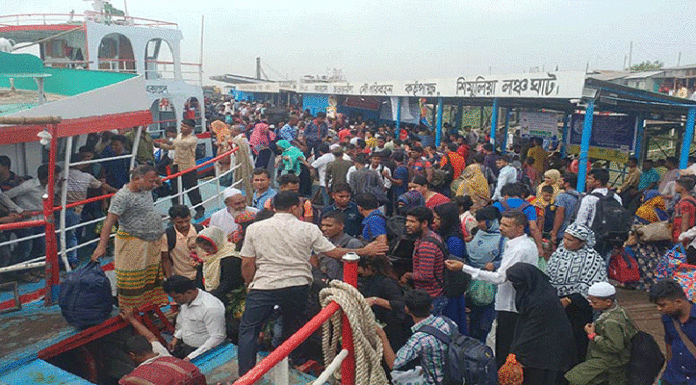 শিমুলিয়া ঘাটে ঘরমুখো মানুষের বাড়তি চাপ