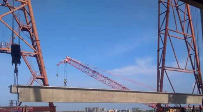 পদ্মা সেতুতে রোডওয়ে গার্ডার বসানোর কাজ শুরু