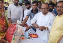 সিরাজদিখানে ৫শ পরিবারের মাঝে ত্রাণ সামগ্রী বিতরণ