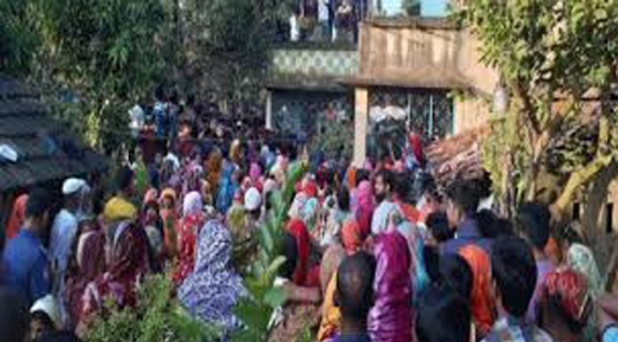 কলারোয়ায় একই পরিবারের ৪ জনের লাশ উদ্ধার