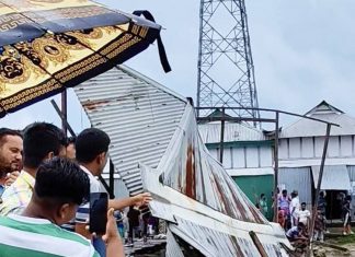 টঙ্গীবাড়িতে পদ্মায় ভাঙ্গন আতঙ্কে দিঘীরপাড় বাজার