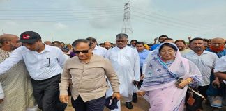 ভাঙনের মূল কারণ রাতের আঁধারে পদ্মানদী থেকে অবৈধ বালু উত্তোলন: লৌহজংয়ে পানিসম্পদ প্রতিমন্ত্রী