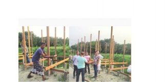 লৌহজংয়ে সরকারি খালে নির্মাণাধীন দোকান উচ্ছেদ করলেন ইউএনও
