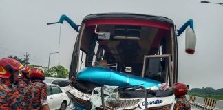 মাওয়া এক্সপ্রেসওয়েতে পিকআপে অগ্নিকাণ্ড,বাস সহ একাধিক গাড়ির সংঘর্ষ