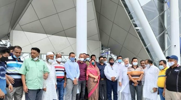 শিমুলিয়া ঘাটের পাশে ‘প্রজেক্ট ইলিশা রেষ্টুরেন্ট’ উদ্বোধন করলেন সংসদ সদস্য সাগুফতা ইয়াসমিন এমিলি