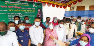 লৌহজংয়ে প্রধানমন্ত্রী শেখ হাসিনার উপহার; দুই হাজার পরিবারকে মানবিক সহায়তা