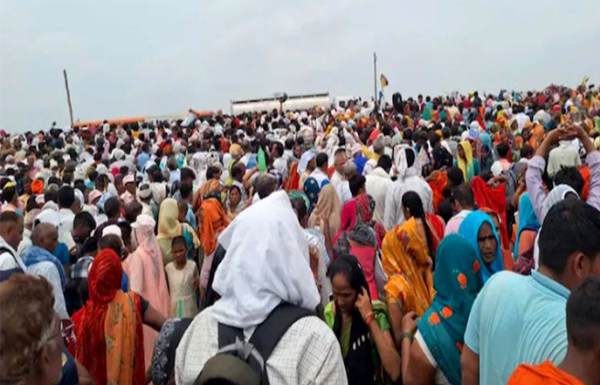 ভারতে ধর্মীয় অনুষ্ঠানে পদদলনে নিহতের সংখ্যা বেড়ে ১০৭