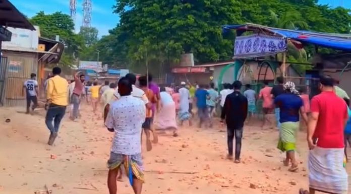 সিরাজদিখানে তুচ্ছ ঘটনাকে কেন্দ্র করে দুই পক্ষের টেটাযুদ্ধে আহত ১০