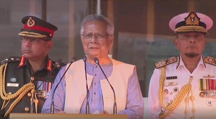 স্বাধীনতা ও সার্বভৌমত্ব রক্ষায় সেনাবাহিনী জনগণের পাশে দাঁড়িয়েছে: প্রধান উপদেষ্টা