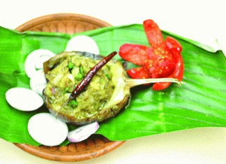 পোড়া বেগুন ভর্তা
