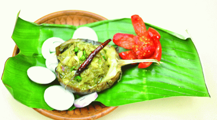 পোড়া বেগুন ভর্তা