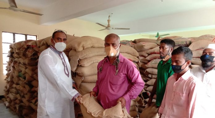 মুন্সীগঞ্জ ও টঙ্গীবাড়ির চার হাজার পরিবারের মধ্যে খাদ্য সামগ্রি বিতরন