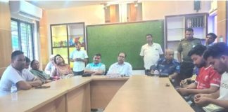 লৌহজংয়ে কার্যকর হলো বাসে শিক্ষার্থীদের হাফ ভাড়া