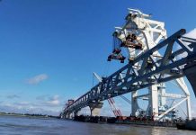 পদ্মা সেতুর ৩৪তম স্প্যান বসানো হলো আজ; দৃশ্যমান ৫.১ কিলোমিটার