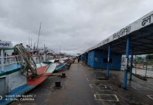 শিমুলিয়া-কাঠালবাড়ি নৌরুটে বৈরি আবহাওয়া লঞ্চ ও স্পীডবোট চলাচল বন্ধ