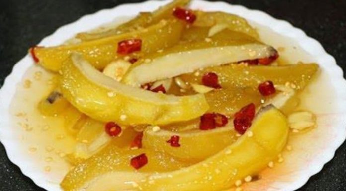 কাঁচা আমের কাশ্মীরী আচার