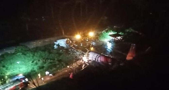ভয়াবহ দুর্ঘটনা, ১৯১ জন যাত্রী নিয়ে রানওয়ে থেকে ছিটকে দু’টুকরো এয়ার ইন্ডিয়া!