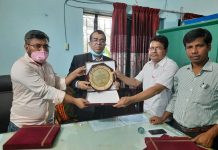 খাসমহল বালুচর উচ্চ বিদ্যালয় অ্যান্ড কলেজের ম্যানেজিং কমিটিকে বিদায়ী সংবর্ধনা