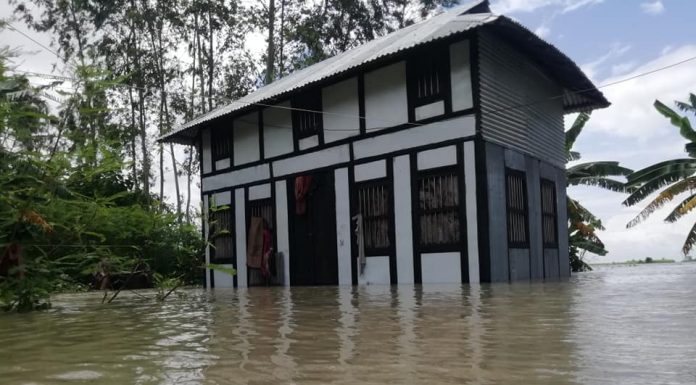 মুন্সীগঞ্জে বন্যায় আরও অবনতি, কয়েক হাজার পরিবার পানিবন্দি