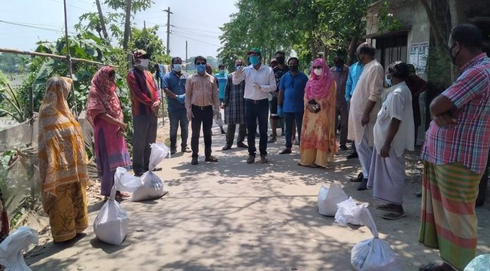 দক্ষিণ চারগাও আশ্রায়ন প্রকল্পে খাদ্য সামগ্রী বিতরণ