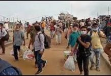 শিমুলিয়া ঘাট থেকে হাজারো মানুষকে ফিরিয়ে দিচ্ছে পুলিশ