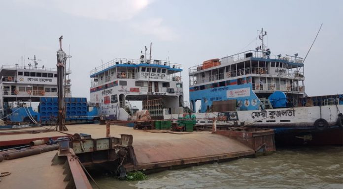 শিমুলিয়া-বাংলাবাজার নৌরুটে আবারও ফেরি চলাচল বন্ধ; এক সপ্তাহ পর পর্যবেক্ষণ টিম রুটটি পরিদর্শন করবে