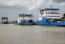 শিমুলিয়া-কাঁঠালবাড়ী রুটে ১০ ঘণ্টা পর ফেরি চলাচল শুরু