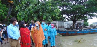 লৌহজং এ বন্যা পরিস্থিতি, নদী ভাঙ্গন পরিদর্শন এবং ত্রাণসামগ্রী বিতরণ করেন স্থানীয় সংসদ সদস্য সাগুফতা ইয়াসমিন এমিলি