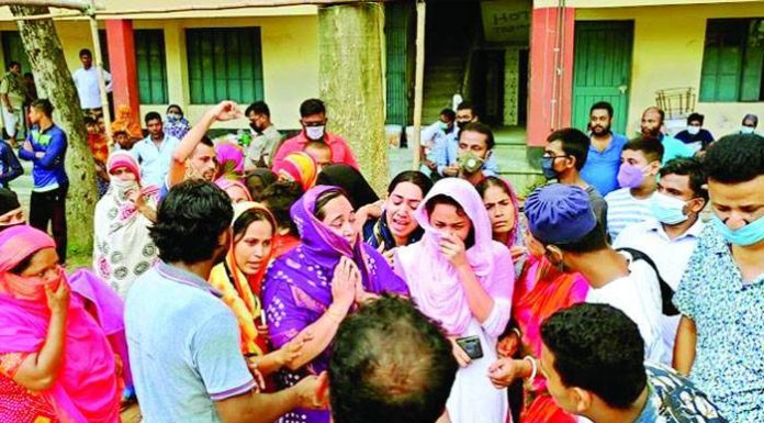 মিরকাদিমের বাড়িতে বাড়িতে মাতম