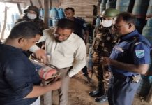 লৌহজংয়ে অতিরিক্ত গ্যাস সিলিন্ডার মজুদ রাখায় ব্যবসায়ীকে দুই লাখ টাকা জরিমানা