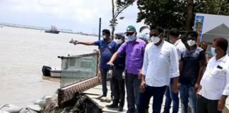 লৌহজঙে পদ্মার ভাঙন পরিদর্শনে উপজেলা নির্বাহী কর্মকর্তা
