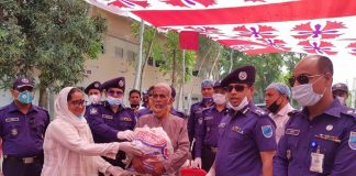 লৌহজংয়ে বেঁদে সম্প্রদায়ের মাঝে উত্তরণ ফাউন্ডেশনের খাদ্যসামগ্রী বিতরণ
