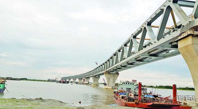 পদ্মা সেতুতে বসল ২৪তম স্প্যান