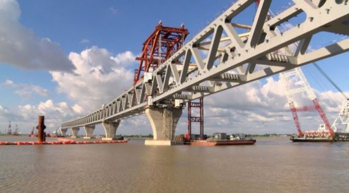 ৩ কিলোমিটার দৃশ্যমান হলো পদ্মা সেতু